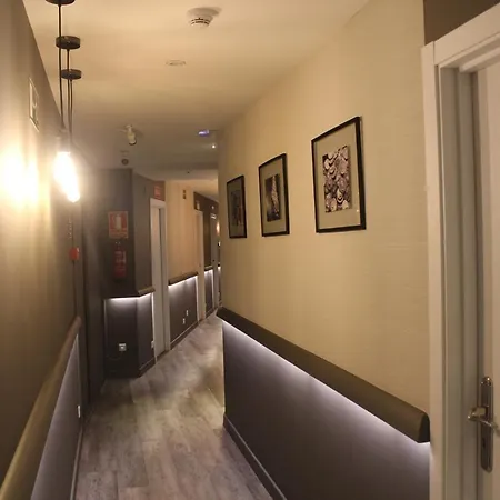 Готель Boutique Teatro 2*
